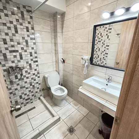 Minas Luxury Πανσιόν